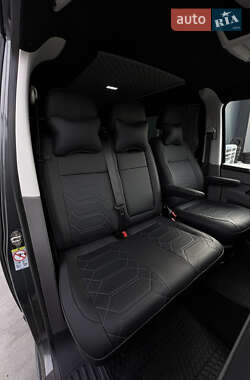 Минивэн Volkswagen Transporter 2021 в 