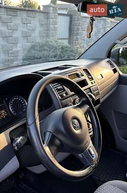 Минивэн Volkswagen Transporter 2011 в 