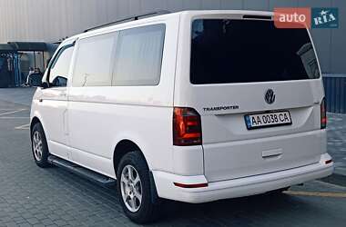 Минивэн Volkswagen Transporter 2015 в 
