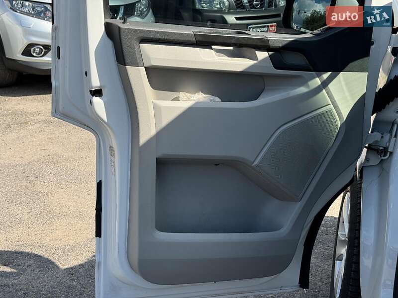 Грузопассажирский фургон Volkswagen Transporter 2016 в Виннице