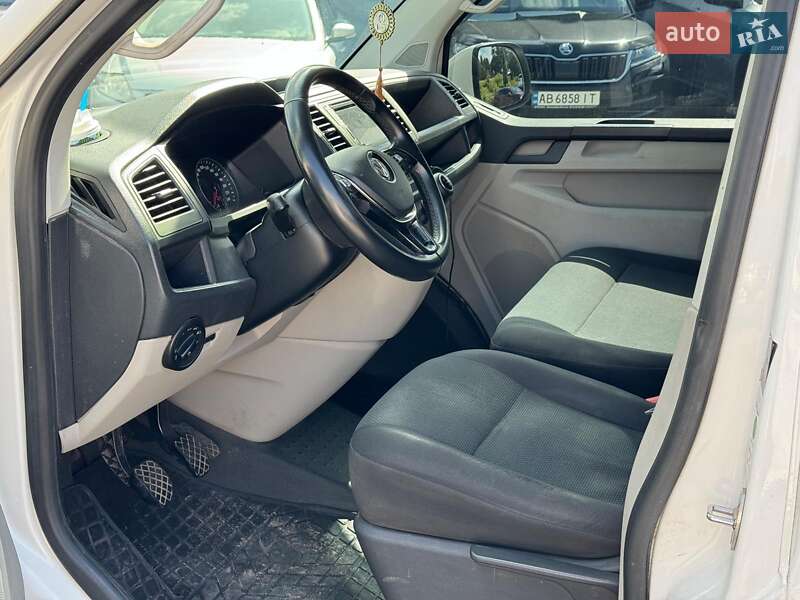 Грузопассажирский фургон Volkswagen Transporter 2016 в Виннице