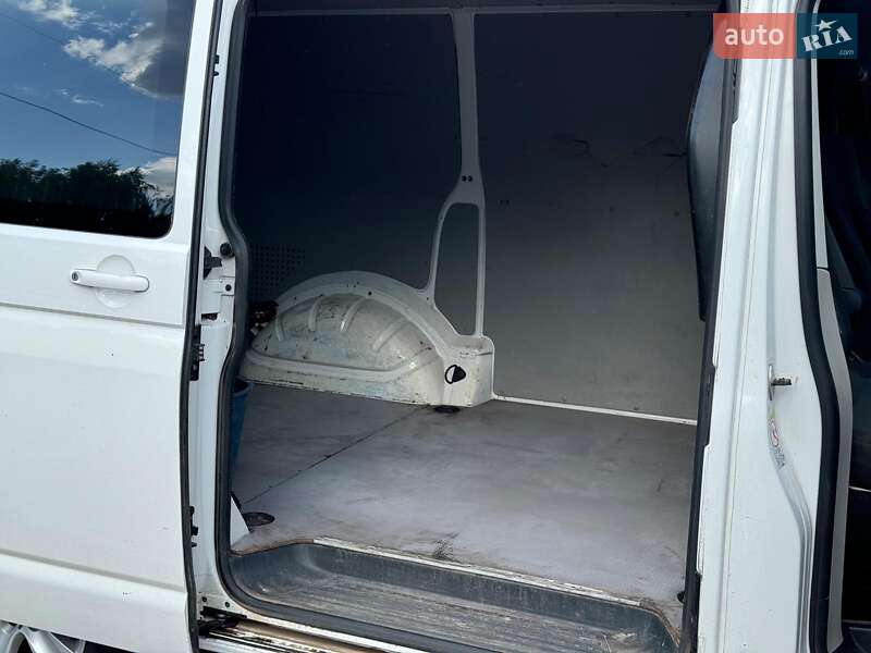 Грузопассажирский фургон Volkswagen Transporter 2016 в Виннице