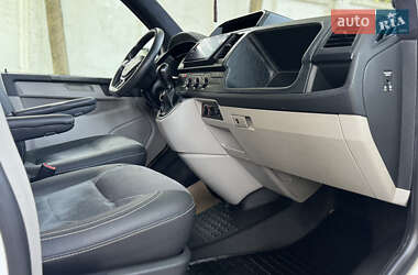 Минивэн Volkswagen Transporter 2016 в 