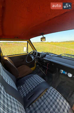 Минивэн Volkswagen Transporter 1987 в 