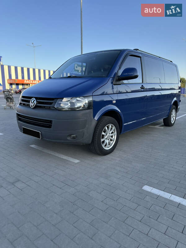 Минивэн Volkswagen Transporter 2010 в Виннице