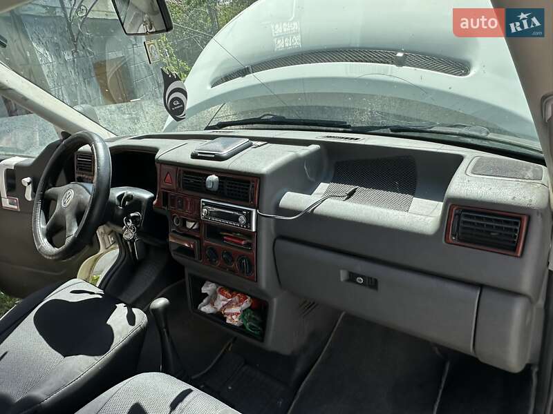 Минивэн Volkswagen Transporter 2000 в Рогатине