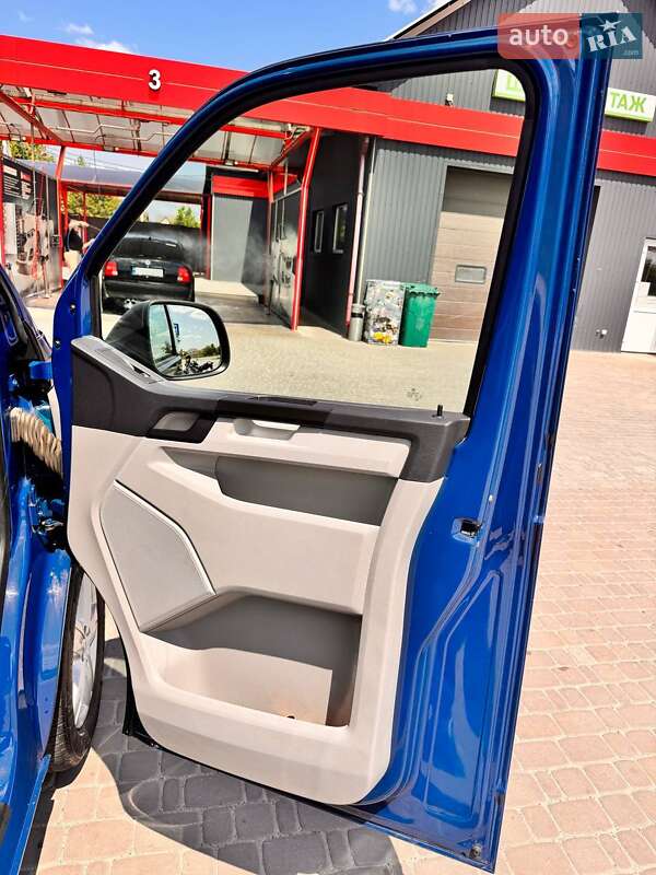 Минивэн Volkswagen Transporter 2016 в Львове