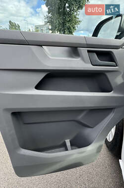 Грузовой фургон Volkswagen Transporter 2021 в 