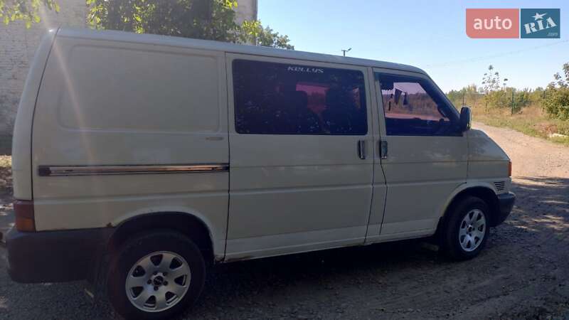 Минивэн Volkswagen Transporter 2001 в Благовещенском
