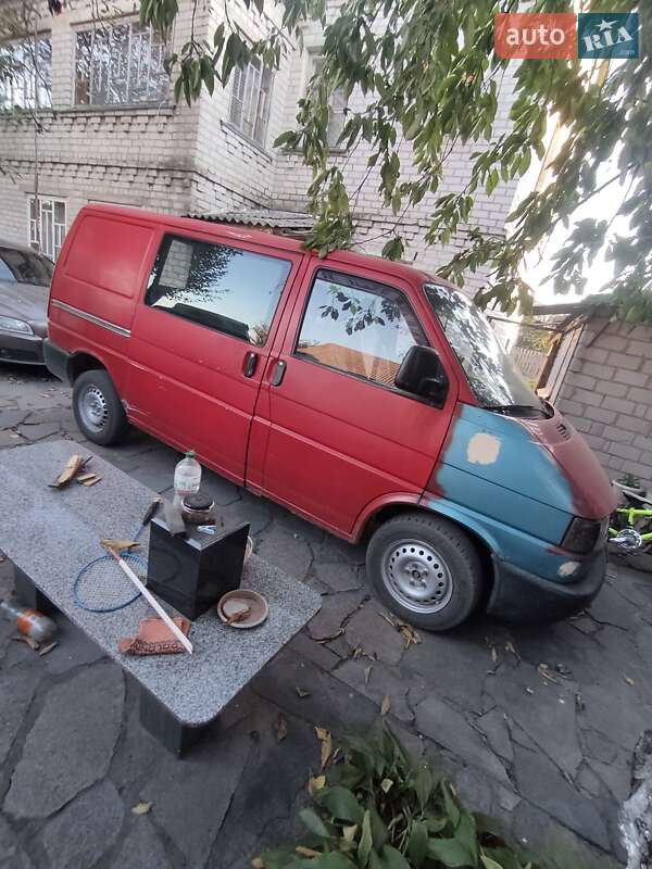 Мінівен Volkswagen Transporter 2001 в Хорошеві
