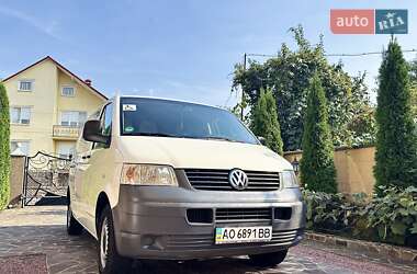 Минивэн Volkswagen Transporter 2009 в 