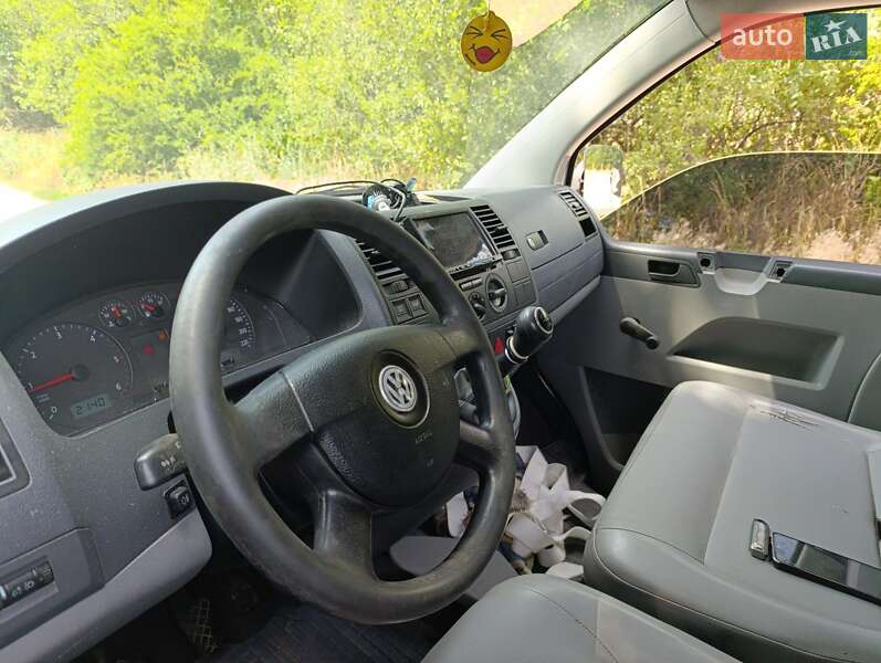 Грузовой фургон Volkswagen Transporter 2004 в Смеле