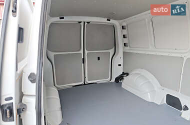 Грузовой фургон Volkswagen Transporter 2020 в 