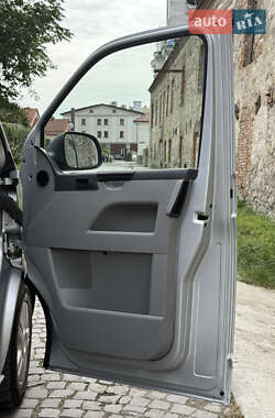 Минивэн Volkswagen Transporter 2011 в 
