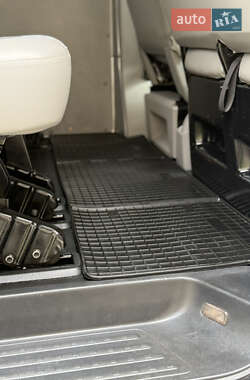 Минивэн Volkswagen Transporter 2011 в 