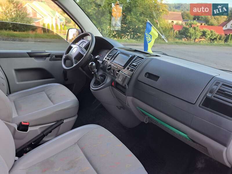 Мікроавтобус Volkswagen Transporter 2004 в Тячеві