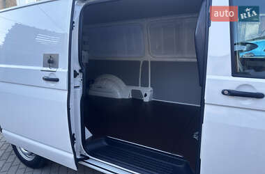 Грузовой фургон Volkswagen Transporter 2017 в 