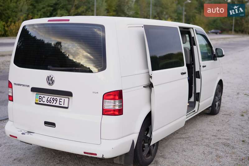 Грузовой фургон Volkswagen Transporter 2010 в Киеве