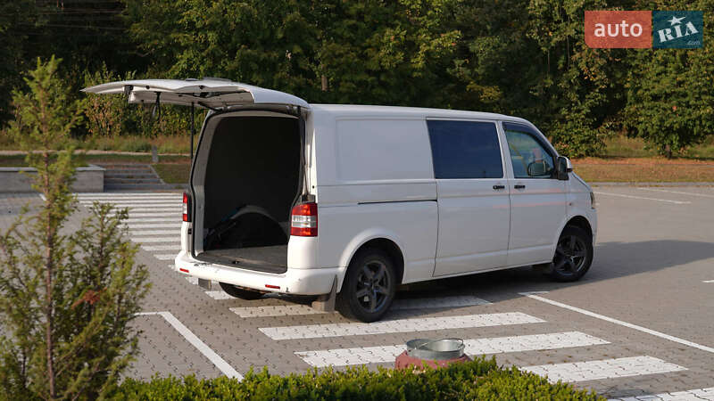 Грузовой фургон Volkswagen Transporter 2010 в Киеве