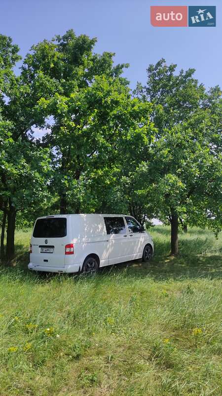 Грузовой фургон Volkswagen Transporter 2010 в Киеве