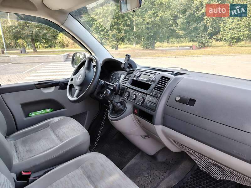 Грузовой фургон Volkswagen Transporter 2010 в Киеве
