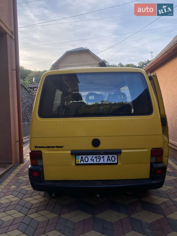 Грузопассажирский фургон Volkswagen Transporter 1999 в Ужгороде