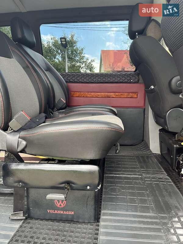 Минивэн Volkswagen Transporter 2004 в Черновцах