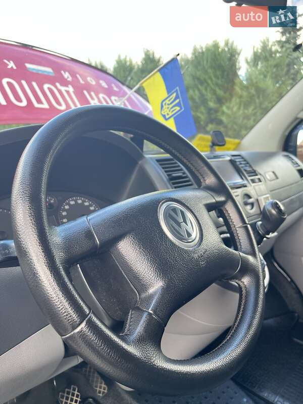 Минивэн Volkswagen Transporter 2004 в Черновцах