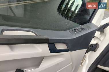 Минивэн Volkswagen Transporter 2016 в 