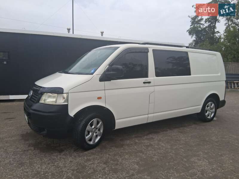 Грузовой фургон Volkswagen Transporter 2006 в Николаеве