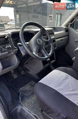 Минивэн Volkswagen Transporter 2000 в 