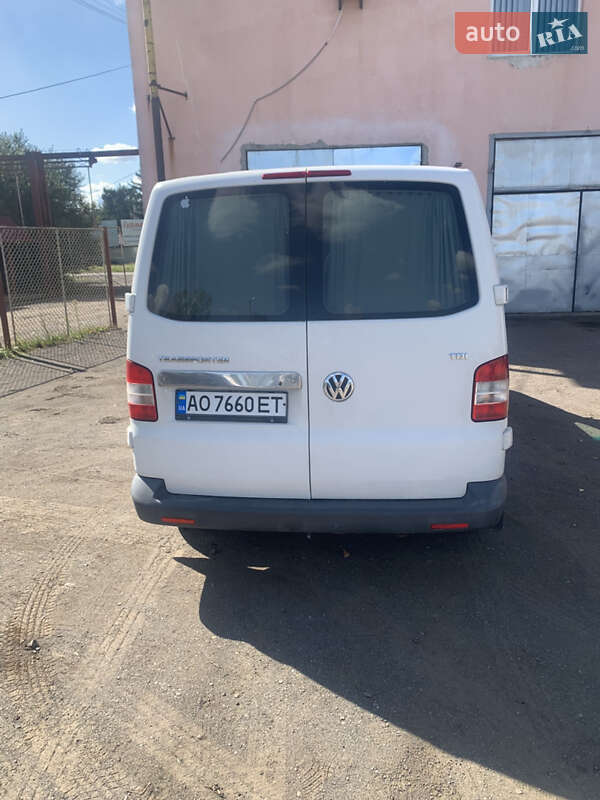 Минивэн Volkswagen Transporter 2010 в Берегово