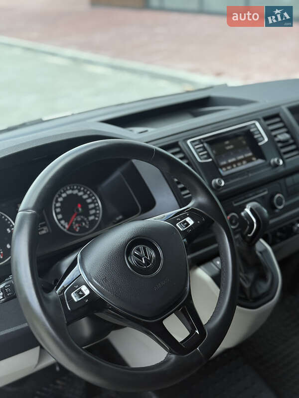 Грузовой фургон Volkswagen Transporter 2017 в Ровно