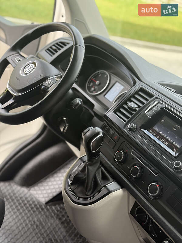 Грузовой фургон Volkswagen Transporter 2017 в Ровно