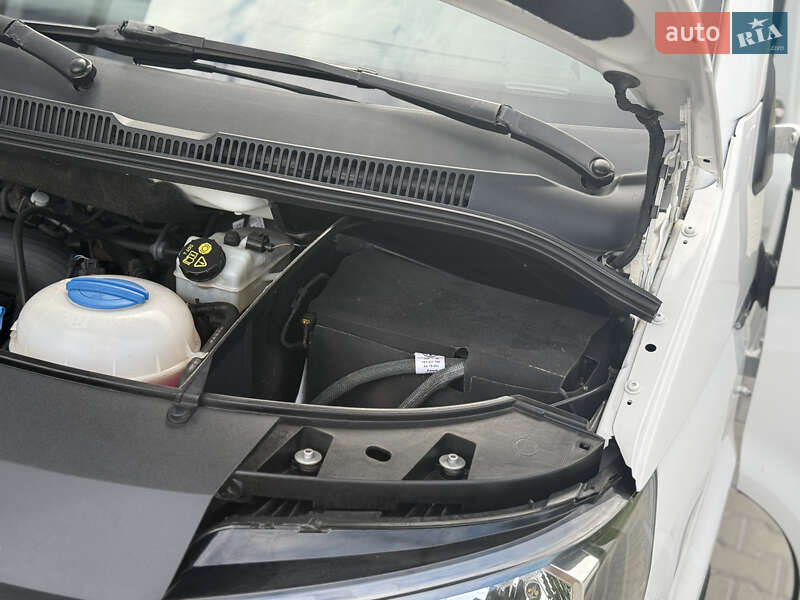 Грузовой фургон Volkswagen Transporter 2017 в Ровно
