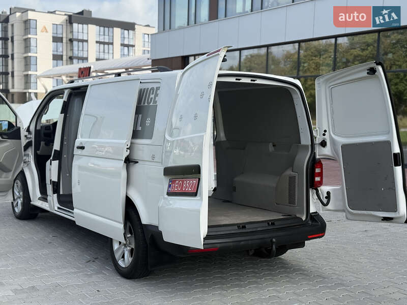 Грузовой фургон Volkswagen Transporter 2017 в Ровно