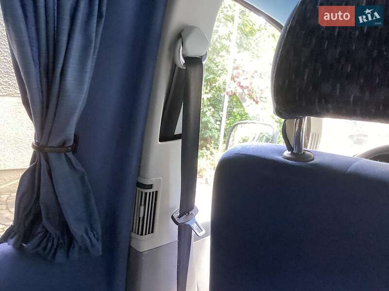 Мінівен Volkswagen Transporter 2004 в Великих Лучках