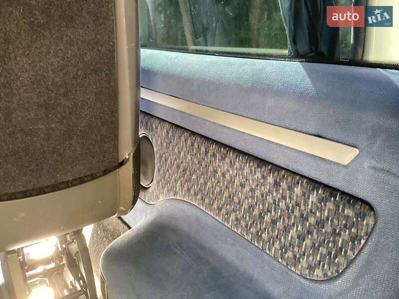 Мінівен Volkswagen Transporter 2004 в Великих Лучках