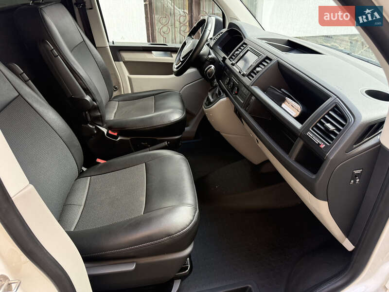 Грузовой фургон Volkswagen Transporter 2015 в Тячеве