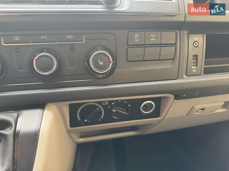 Грузовой фургон Volkswagen Transporter 2015 в Тячеве