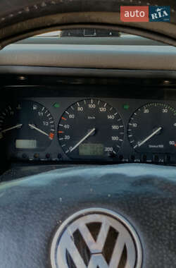 Грузовой фургон Volkswagen Transporter 1998 в 