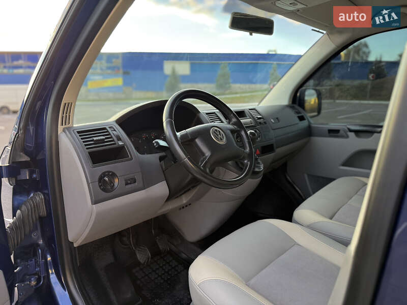 Минивэн Volkswagen Transporter 2005 в Виннице
