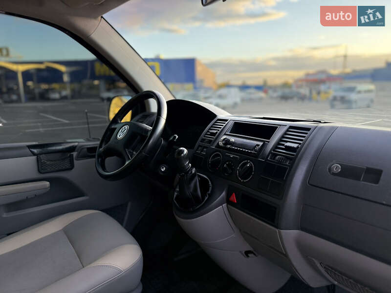 Минивэн Volkswagen Transporter 2005 в Виннице