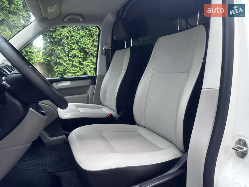 Грузовой фургон Volkswagen Transporter 2016 в Дубно