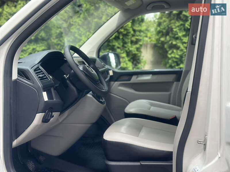 Грузовой фургон Volkswagen Transporter 2016 в Дубно