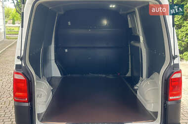 Грузовой фургон Volkswagen Transporter 2016 в 
