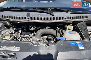 Минивэн Volkswagen Transporter 2011 в 