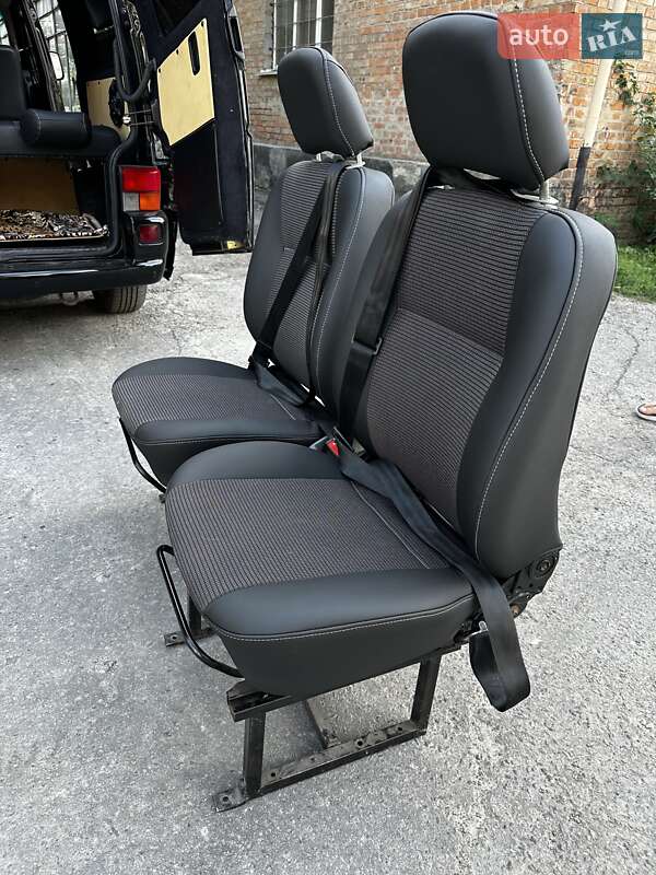 Минивэн Volkswagen Transporter 2000 в Василькове