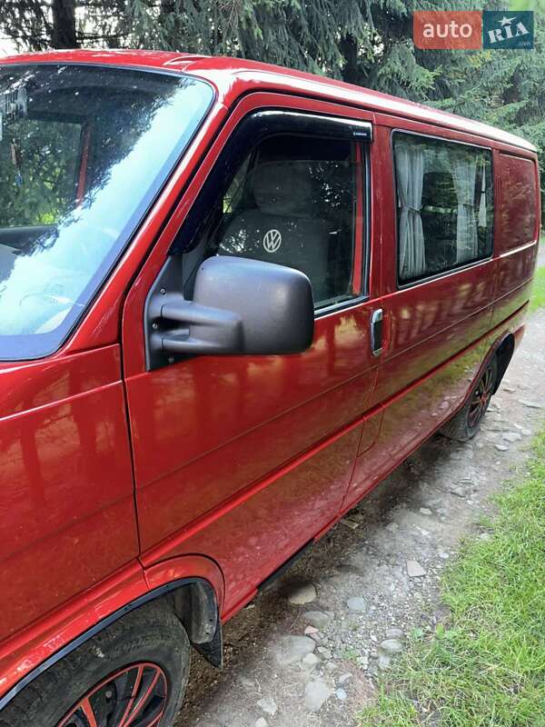 Минивэн Volkswagen Transporter 2001 в Косове