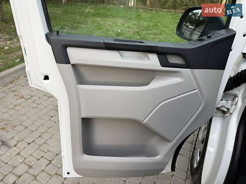 Минивэн Volkswagen Transporter 2016 в Стрые